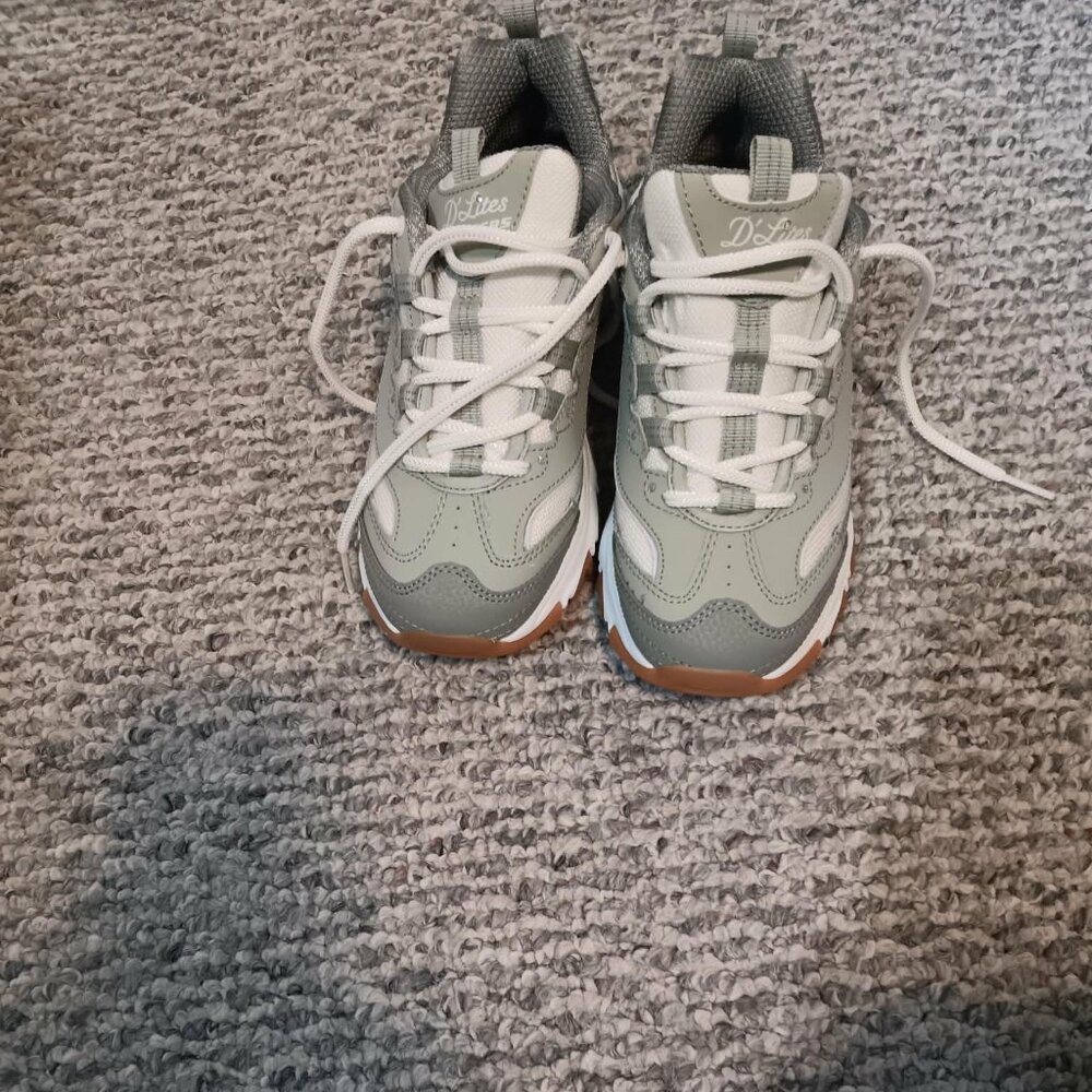 Woman's Skechers sage green and white D'lites NEW size 6